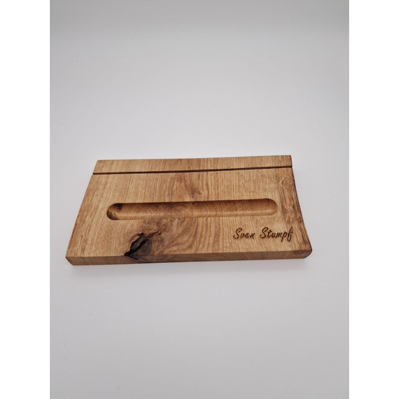 Handgefertigte geölte Holz Schreibtischablage für ein Schreibinstrument mit geradem Schlitz inkl. Gravur